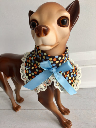 Rounded dotted collar