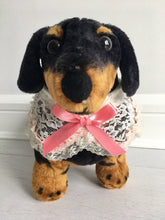 Rounded lace pink collar